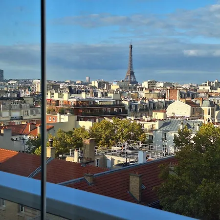 Vue Exceptionnelle Sur La Tour Eiffel *